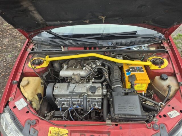 Красный ВАЗ Калина, объемом двигателя 1.6 л и пробегом 160 тыс. км за 1450 $, фото 6 на Automoto.ua