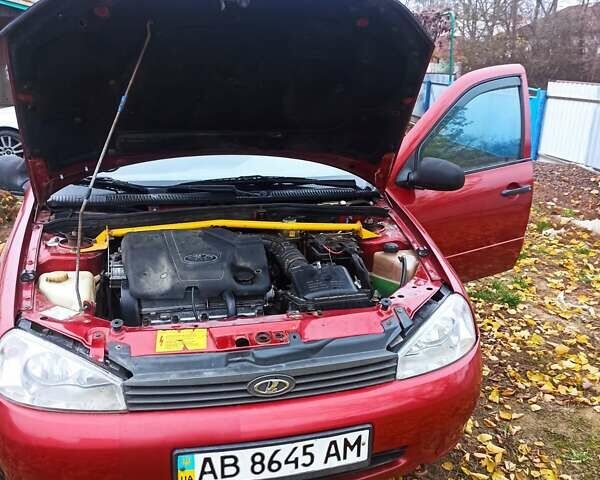 Красный ВАЗ Калина, объемом двигателя 1.6 л и пробегом 180 тыс. км за 1850 $, фото 6 на Automoto.ua