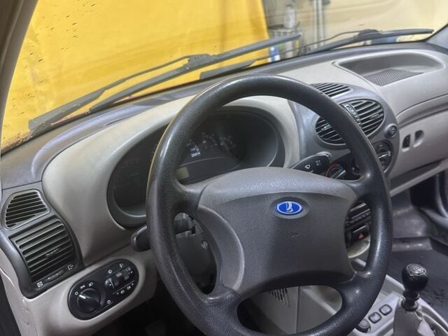 Красный ВАЗ Калина, объемом двигателя 1.6 л и пробегом 200 тыс. км за 1950 $, фото 6 на Automoto.ua