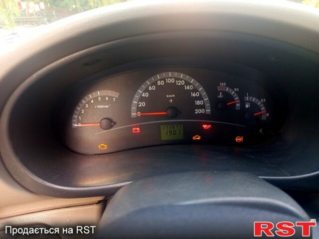 Красный ВАЗ Kalina, объемом двигателя 1.4 л и пробегом 0 тыс. км за 2300 $, фото 4 на Automoto.ua