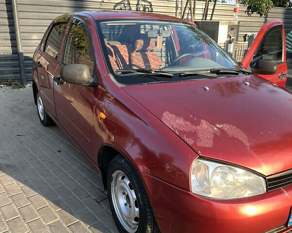 Красный ВАЗ Калина, объемом двигателя 1.39 л и пробегом 217 тыс. км за 2200 $, фото 1 на Automoto.ua