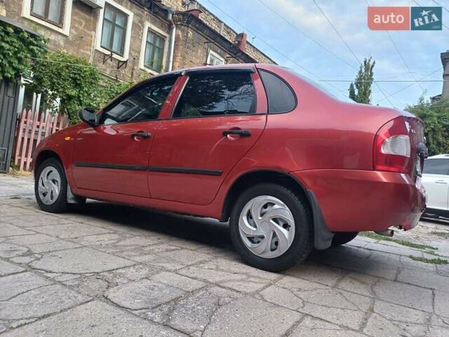 Красный ВАЗ Калина, объемом двигателя 1.6 л и пробегом 111 тыс. км за 2800 $, фото 16 на Automoto.ua