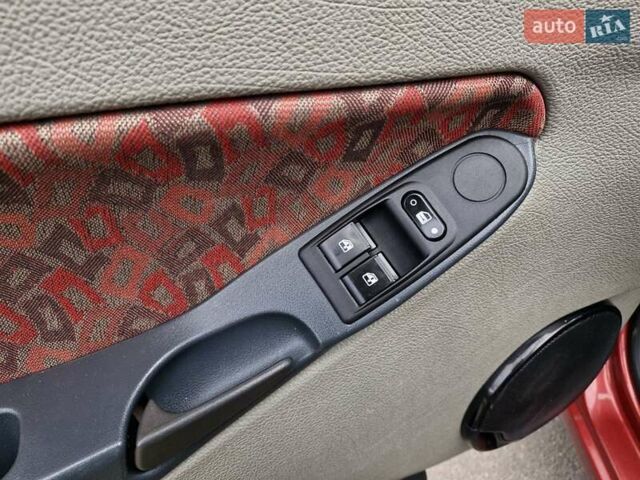 Красный ВАЗ Калина, объемом двигателя 1.4 л и пробегом 109 тыс. км за 3499 $, фото 9 на Automoto.ua