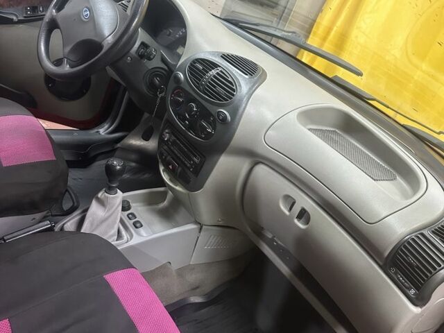 Красный ВАЗ Калина, объемом двигателя 1.6 л и пробегом 200 тыс. км за 1950 $, фото 7 на Automoto.ua