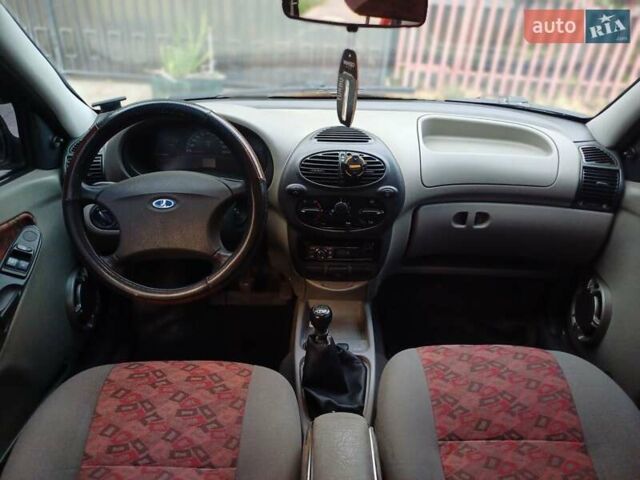 Красный ВАЗ Калина, объемом двигателя 1.6 л и пробегом 111 тыс. км за 2800 $, фото 19 на Automoto.ua