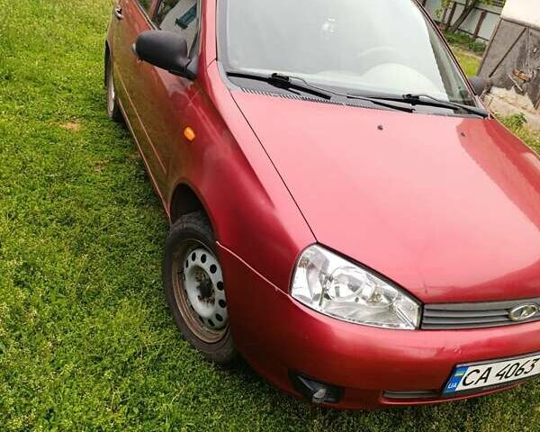Красный ВАЗ Калина, объемом двигателя 1.39 л и пробегом 260 тыс. км за 2200 $, фото 1 на Automoto.ua