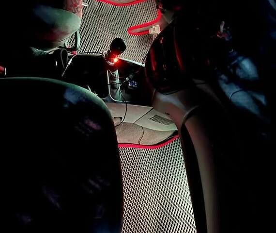 Красный ВАЗ Калина, объемом двигателя 1.39 л и пробегом 217 тыс. км за 2200 $, фото 3 на Automoto.ua