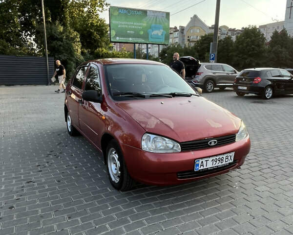 Красный ВАЗ Калина, объемом двигателя 1.39 л и пробегом 217 тыс. км за 2200 $, фото 2 на Automoto.ua