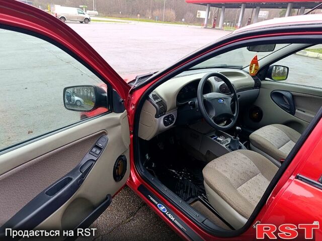 Красный ВАЗ Kalina, объемом двигателя 1.6 л и пробегом 105 тыс. км за 3100 $, фото 7 на Automoto.ua