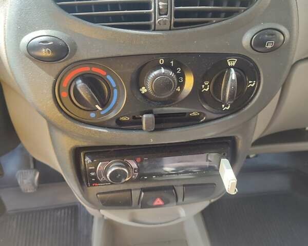 ВАЗ Калина, объемом двигателя 1.6 л и пробегом 220 тыс. км за 2700 $, фото 2 на Automoto.ua