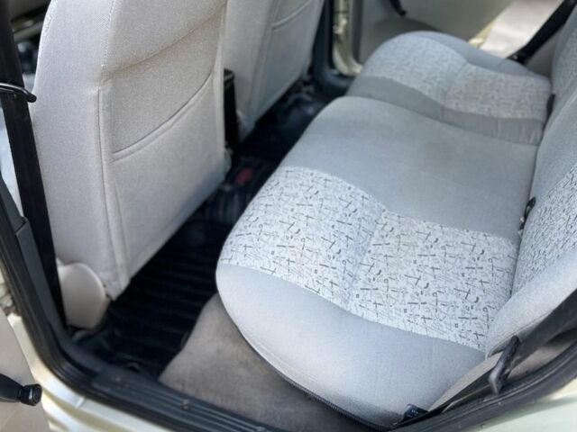 Желтый ВАЗ Калина, объемом двигателя 1.6 л и пробегом 97 тыс. км за 2500 $, фото 7 на Automoto.ua