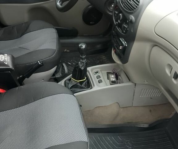 Жовтий ВАЗ Калина, об'ємом двигуна 1.6 л та пробігом 140 тис. км за 1800 $, фото 6 на Automoto.ua