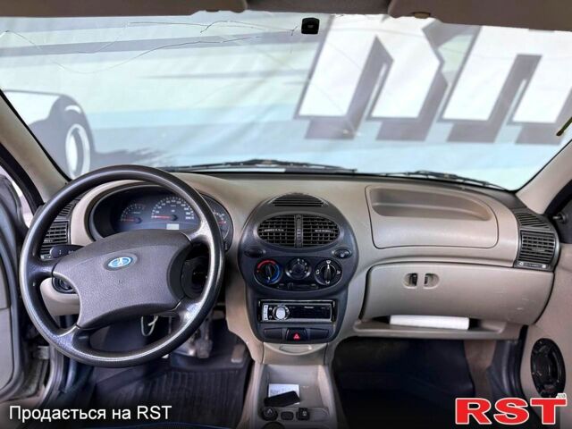 Серый ВАЗ Kalina, объемом двигателя 1.6 л и пробегом 172 тыс. км за 1950 $, фото 4 на Automoto.ua