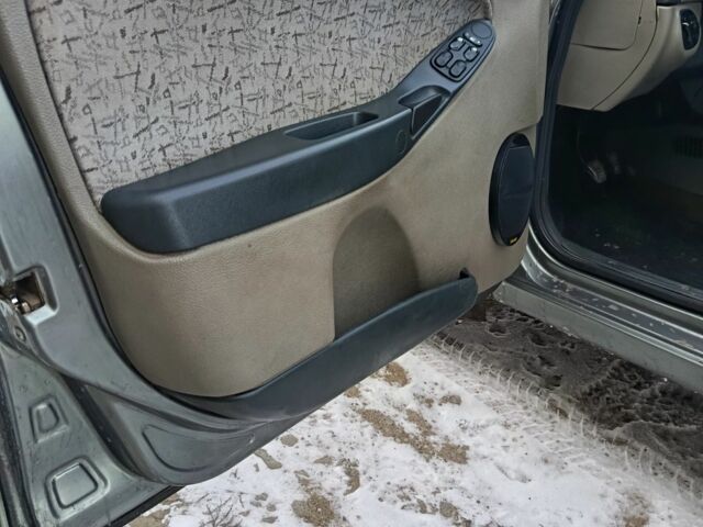 Серый ВАЗ Калина, объемом двигателя 1 л и пробегом 180 тыс. км за 2000 $, фото 3 на Automoto.ua