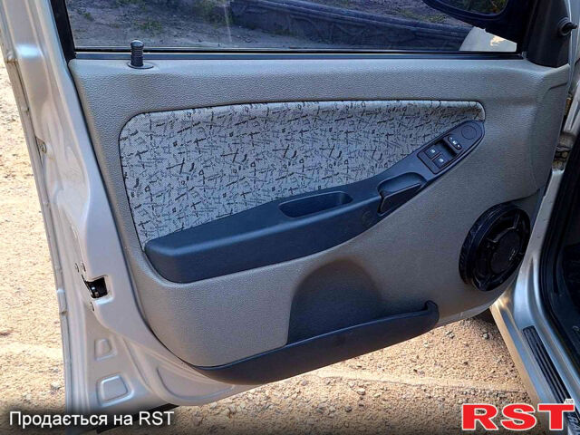 Серый ВАЗ Kalina, объемом двигателя 1.6 л и пробегом 140 тыс. км за 2500 $, фото 11 на Automoto.ua