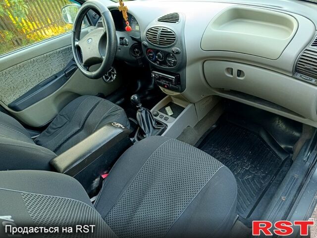 Серый ВАЗ Kalina, объемом двигателя 1.6 л и пробегом 150 тыс. км за 2600 $, фото 6 на Automoto.ua