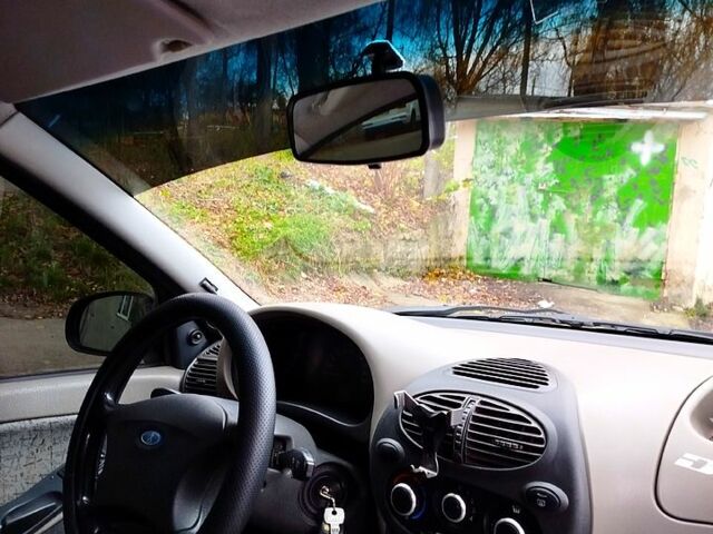 Серый ВАЗ Kalina, объемом двигателя 1.6 л и пробегом 199 тыс. км за 2100 $, фото 1 на Automoto.ua