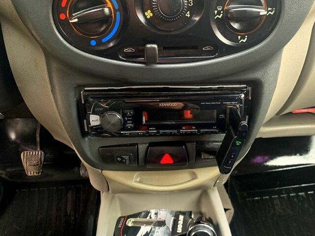 Серый ВАЗ Kalina, объемом двигателя 1.6 л и пробегом 280 тыс. км за 2600 $, фото 10 на Automoto.ua