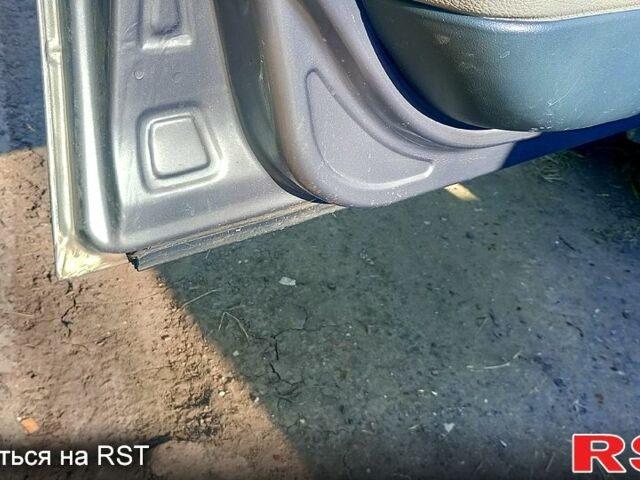 Серый ВАЗ Kalina, объемом двигателя 1.6 л и пробегом 168 тыс. км за 2200 $, фото 5 на Automoto.ua