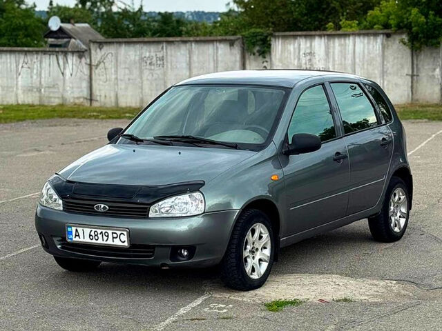 Серый ВАЗ Kalina, объемом двигателя 1.4 л и пробегом 134 тыс. км за 2000 $, фото 1 на Automoto.ua