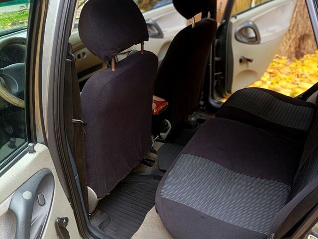 Сірий ВАЗ Kalina, об'ємом двигуна 1.6 л та пробігом 136 тис. км за 2500 $, фото 8 на Automoto.ua