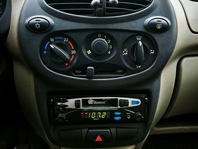 Сірий ВАЗ Kalina, об'ємом двигуна 1.6 л та пробігом 105 тис. км за 2650 $, фото 11 на Automoto.ua