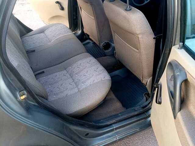 Серый ВАЗ Kalina, объемом двигателя 1.6 л и пробегом 81 тыс. км за 2400 $, фото 8 на Automoto.ua