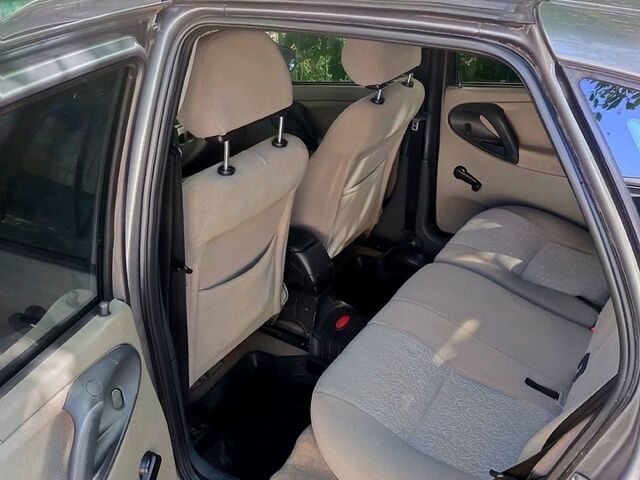 Серый ВАЗ Kalina, объемом двигателя 1.6 л и пробегом 154 тыс. км за 1800 $, фото 5 на Automoto.ua