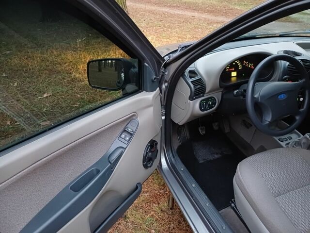 Серый ВАЗ Калина, объемом двигателя 1.6 л и пробегом 118 тыс. км за 3300 $, фото 12 на Automoto.ua