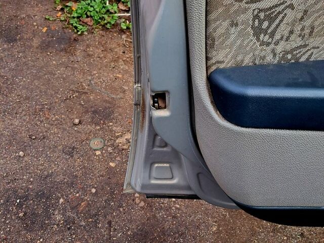 Сірий ВАЗ Kalina, об'ємом двигуна 1.6 л та пробігом 175 тис. км за 2000 $, фото 6 на Automoto.ua