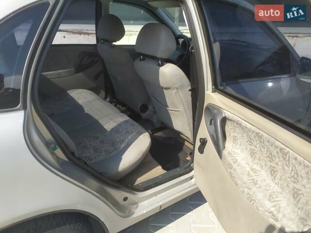 Серый ВАЗ Калина, объемом двигателя 1.6 л и пробегом 230 тыс. км за 1899 $, фото 11 на Automoto.ua