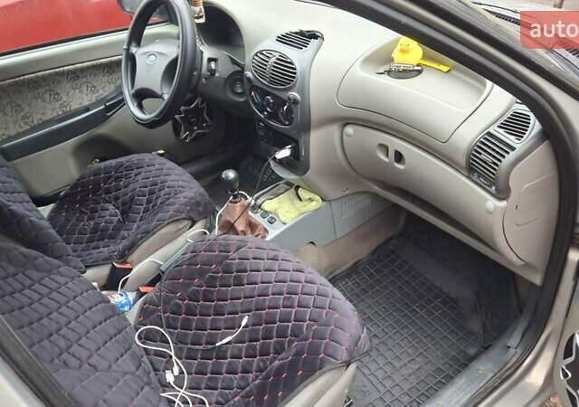 Сірий ВАЗ Калина, об'ємом двигуна 1.6 л та пробігом 150 тис. км за 1800 $, фото 7 на Automoto.ua