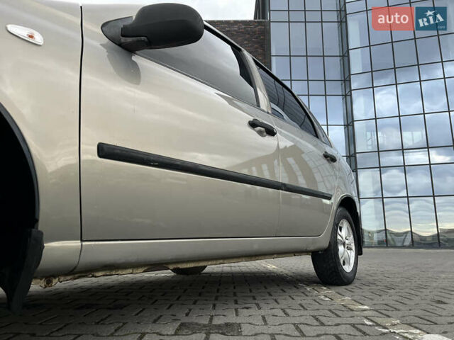 Сірий ВАЗ Калина, об'ємом двигуна 1.6 л та пробігом 190 тис. км за 1990 $, фото 19 на Automoto.ua