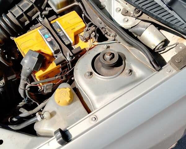 Серый ВАЗ Калина, объемом двигателя 1.6 л и пробегом 82 тыс. км за 2600 $, фото 9 на Automoto.ua