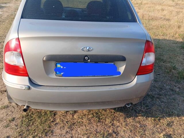 Серый ВАЗ Калина, объемом двигателя 1.6 л и пробегом 161 тыс. км за 2000 $, фото 2 на Automoto.ua