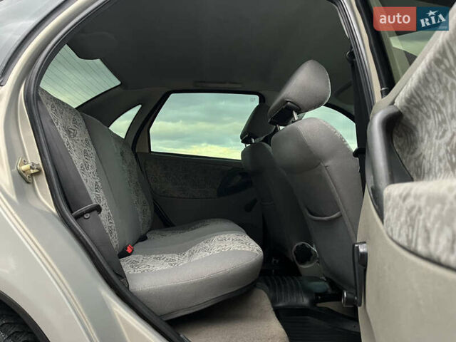 Сірий ВАЗ Калина, об'ємом двигуна 1.6 л та пробігом 190 тис. км за 1990 $, фото 26 на Automoto.ua