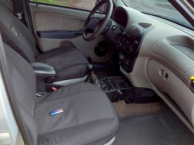 Сірий ВАЗ Kalina, об'ємом двигуна 1.6 л та пробігом 276 тис. км за 2500 $, фото 9 на Automoto.ua