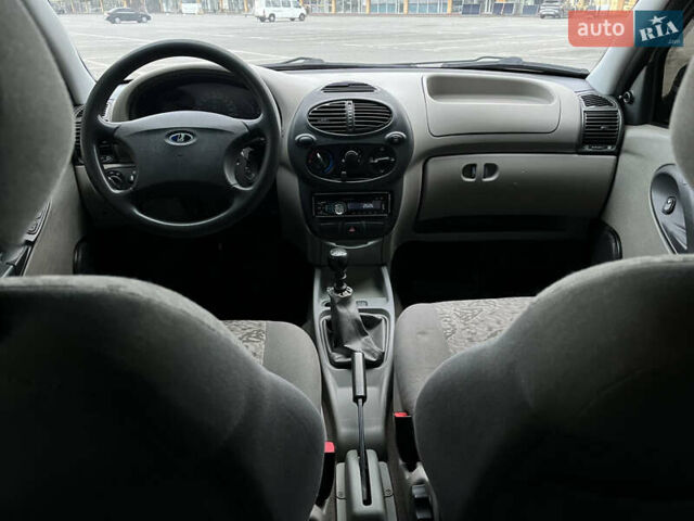 Сірий ВАЗ Калина, об'ємом двигуна 1.6 л та пробігом 190 тис. км за 1990 $, фото 33 на Automoto.ua