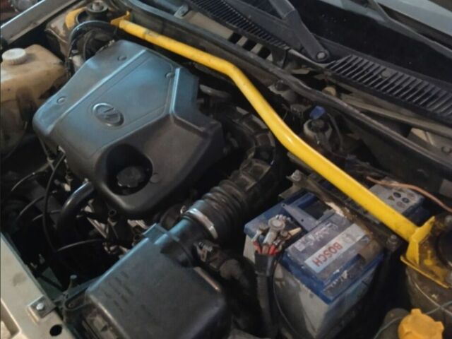 Сірий ВАЗ Калина, об'ємом двигуна 1.6 л та пробігом 200 тис. км за 2000 $, фото 3 на Automoto.ua