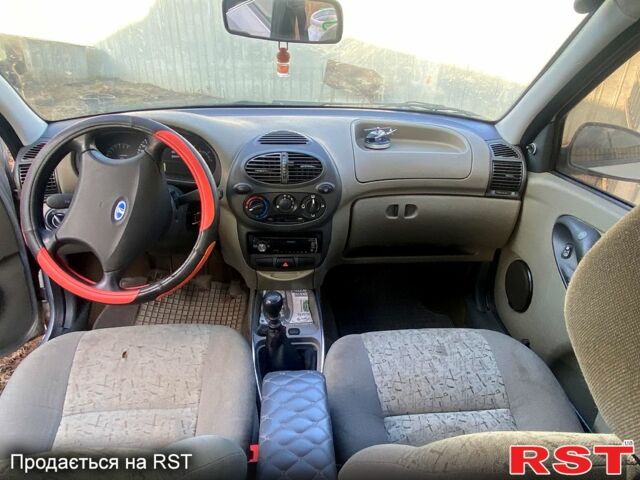 Сірий ВАЗ Kalina, об'ємом двигуна 1.6 л та пробігом 138 тис. км за 1420 $, фото 5 на Automoto.ua