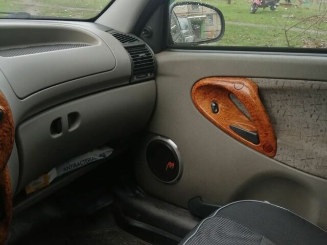 Серый ВАЗ Калина, объемом двигателя 1.6 л и пробегом 300 тыс. км за 2300 $, фото 6 на Automoto.ua