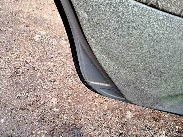 Сірий ВАЗ Kalina, об'ємом двигуна 1.6 л та пробігом 175 тис. км за 2000 $, фото 8 на Automoto.ua