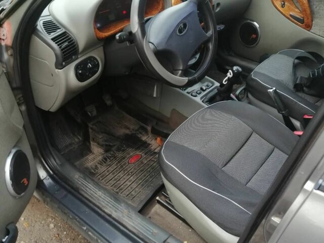 Серый ВАЗ Калина, объемом двигателя 1.6 л и пробегом 300 тыс. км за 2300 $, фото 5 на Automoto.ua