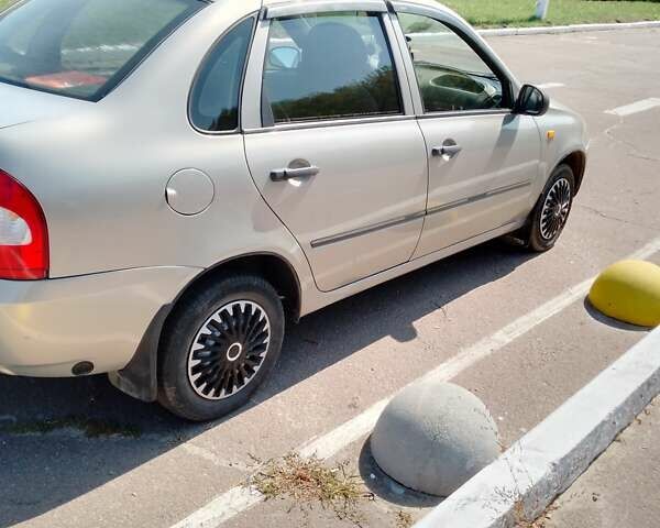 Серый ВАЗ Калина, объемом двигателя 1.6 л и пробегом 82 тыс. км за 2600 $, фото 11 на Automoto.ua