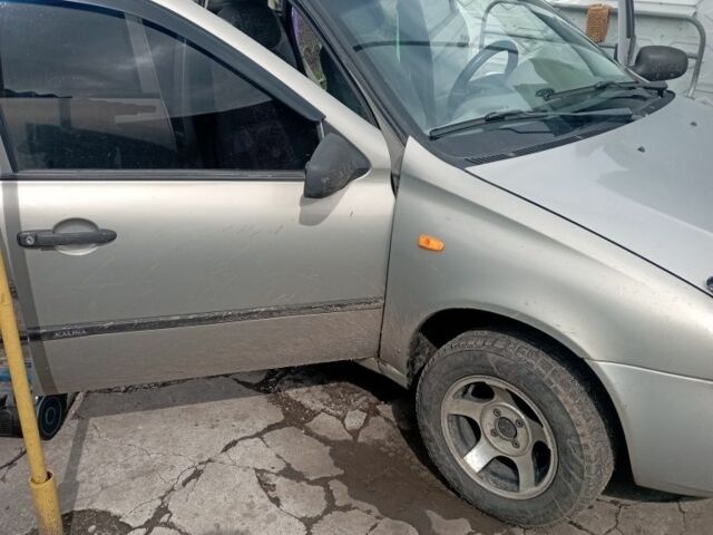 Сірий ВАЗ Калина, об'ємом двигуна 1.6 л та пробігом 195 тис. км за 2000 $, фото 7 на Automoto.ua