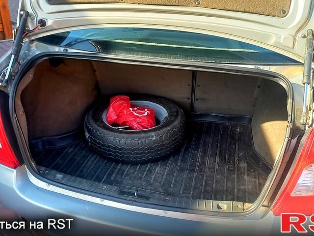 Серый ВАЗ Kalina, объемом двигателя 1.6 л и пробегом 137 тыс. км за 2350 $, фото 5 на Automoto.ua