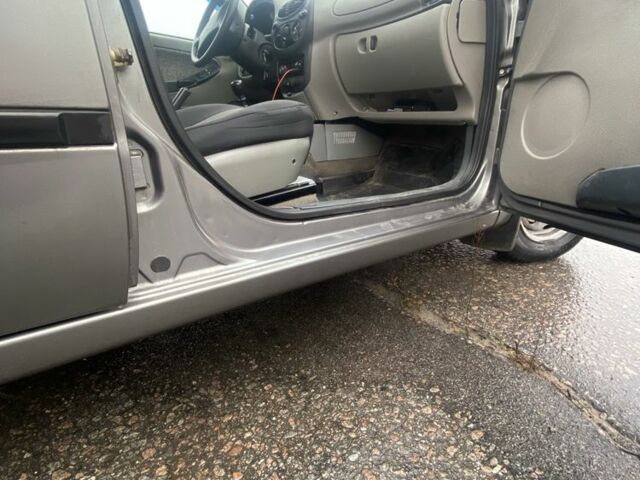 Сірий ВАЗ Калина, об'ємом двигуна 1.6 л та пробігом 82 тис. км за 2200 $, фото 5 на Automoto.ua