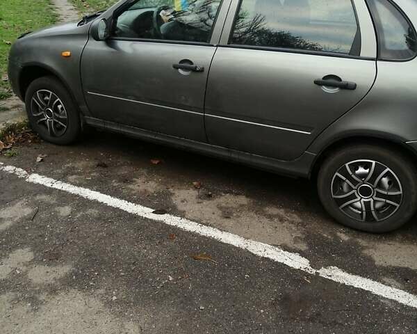 Серый ВАЗ Калина, объемом двигателя 1.6 л и пробегом 300 тыс. км за 2300 $, фото 6 на Automoto.ua