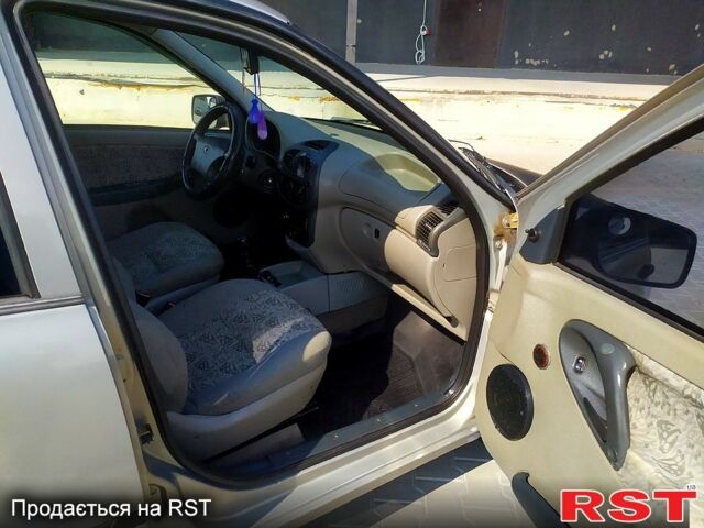 Серый ВАЗ Kalina, объемом двигателя 1.6 л и пробегом 230 тыс. км за 1950 $, фото 6 на Automoto.ua