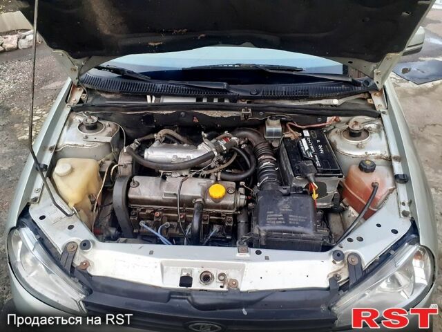 Сірий ВАЗ Kalina, об'ємом двигуна 1.6 л та пробігом 400 тис. км за 1600 $, фото 6 на Automoto.ua